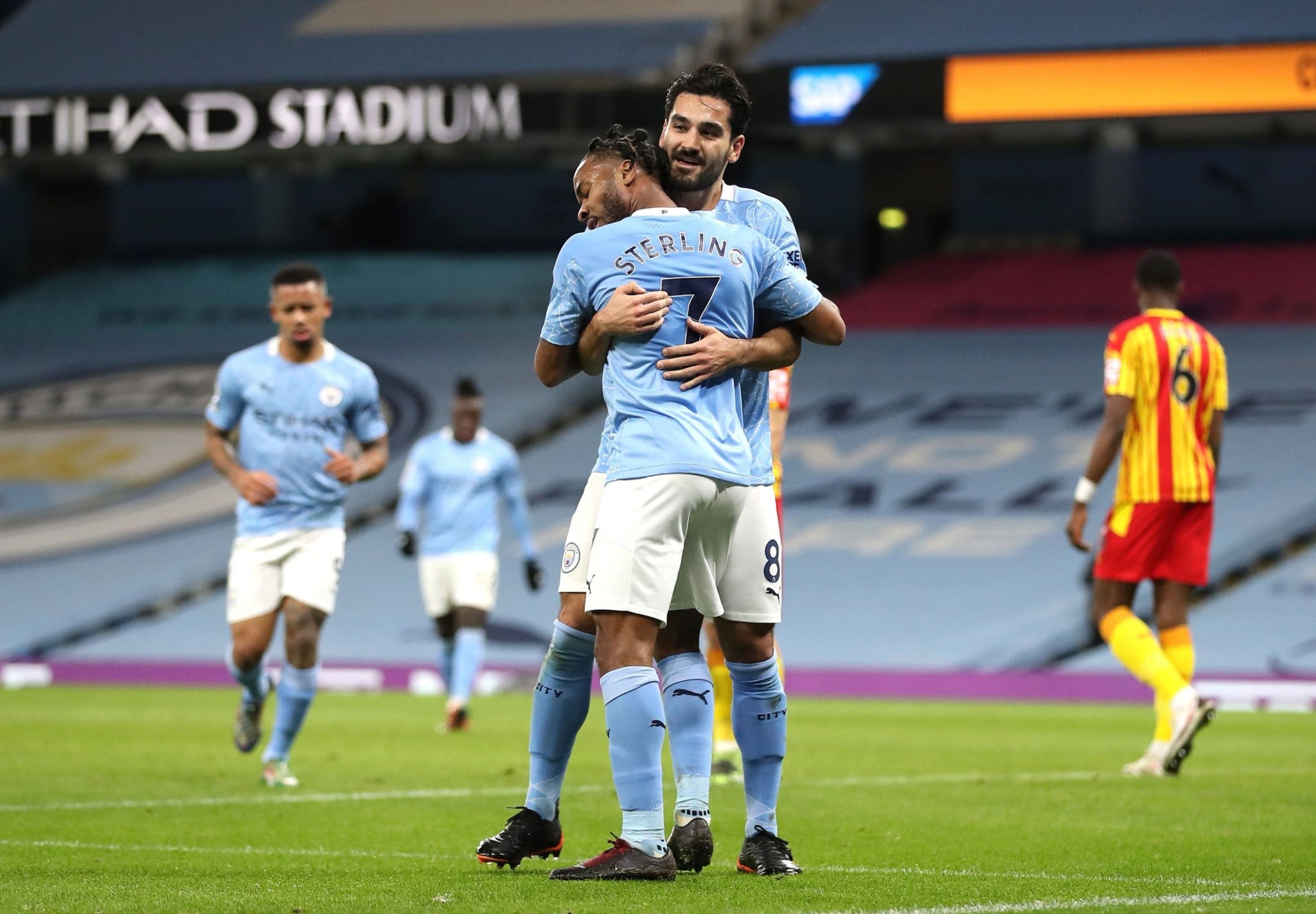 队来推动 队来推动