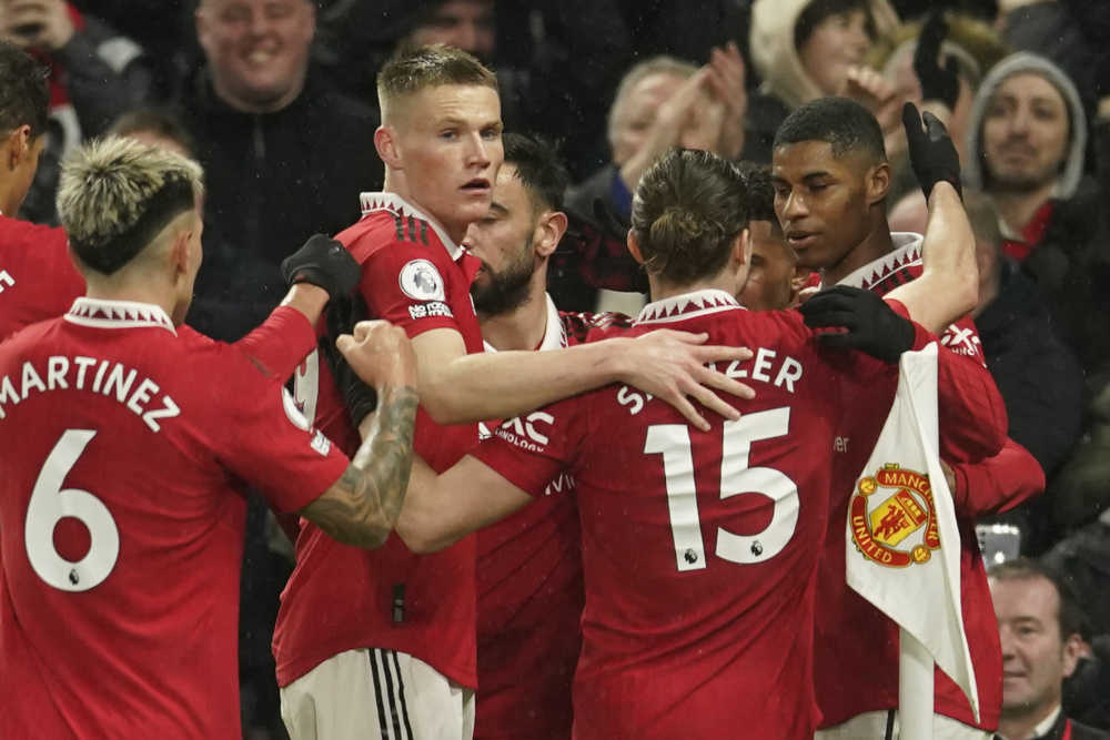 布克谈邓恩隔扣字母哥：运动能力的较量 瑞安是第1个让字母吃瘪的